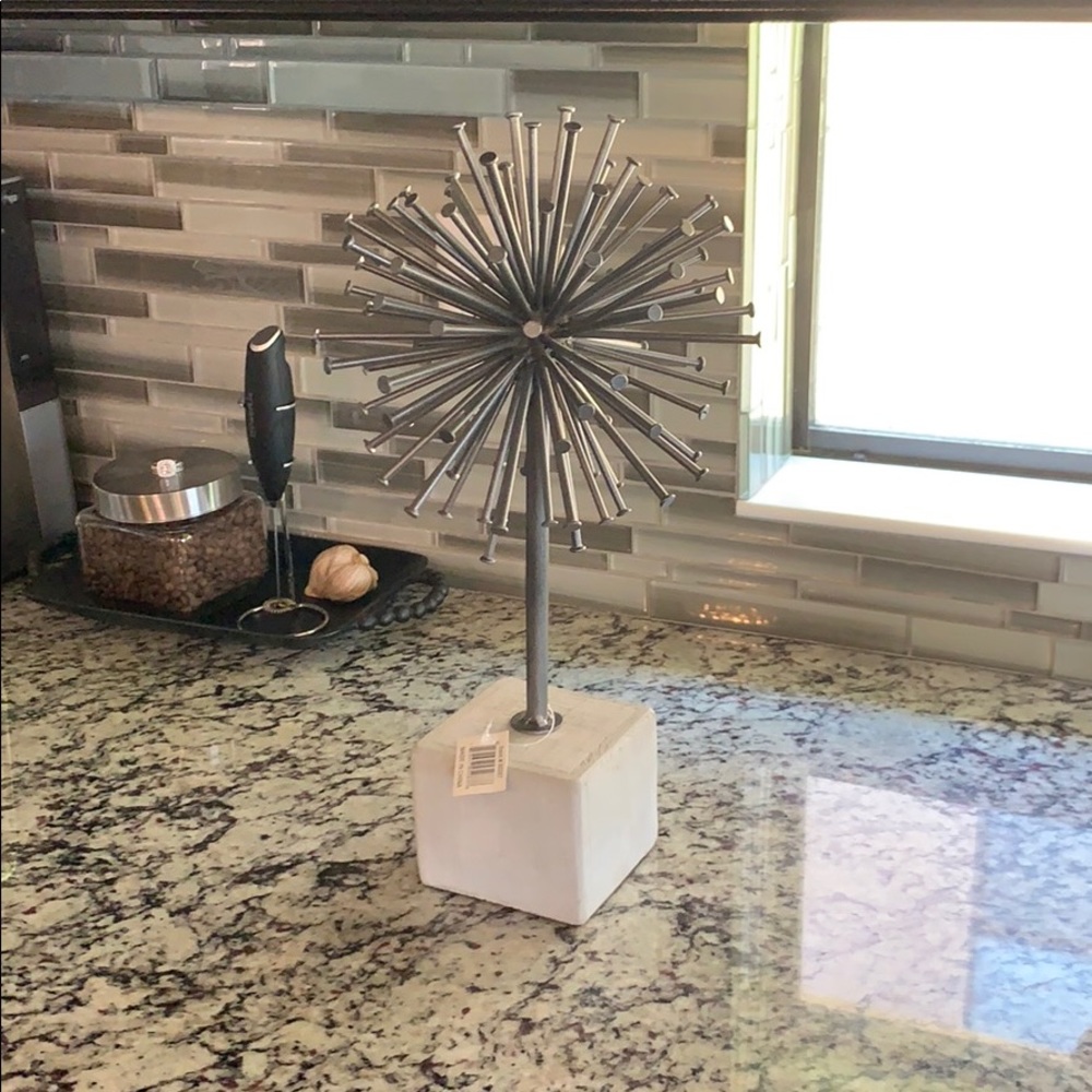 NWT Modern Nail Strobe Ball Decor